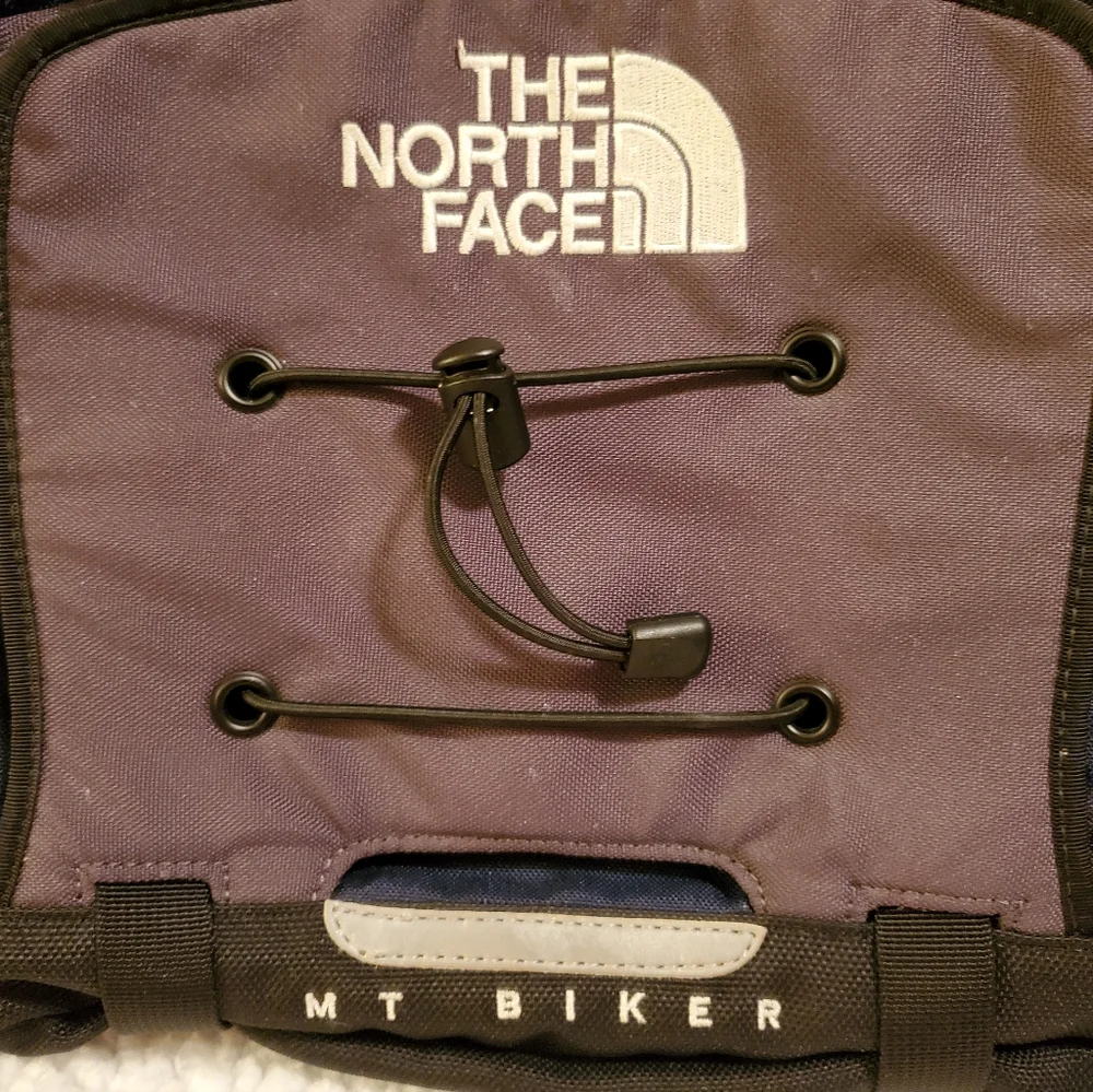 The North Face MT Biker zipper fanny pack,  in excellent condition.  Navy & gray - Picture 2 of 9